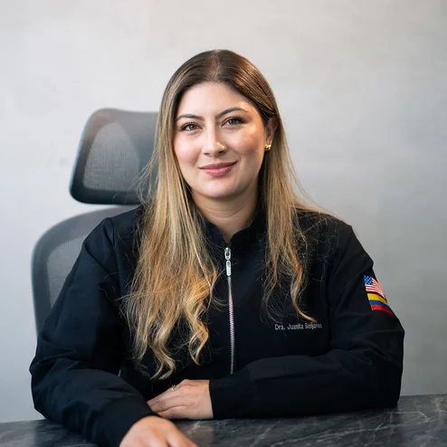 Torre Médica El Tesoro, Medellín JuaniTorre Médica El Tesoro, Medellínta Benjumea at Luxe Dental, Medellín