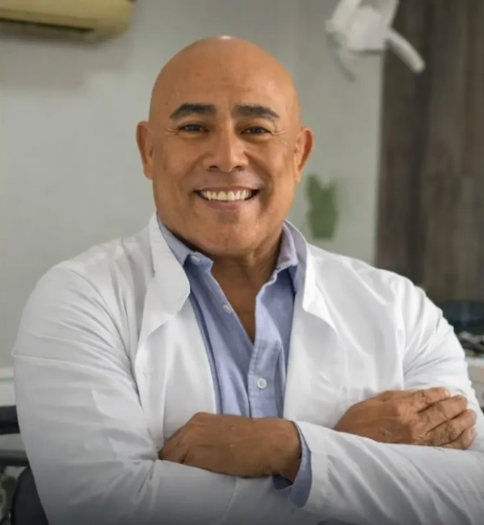 Dr. Rafael Paredes